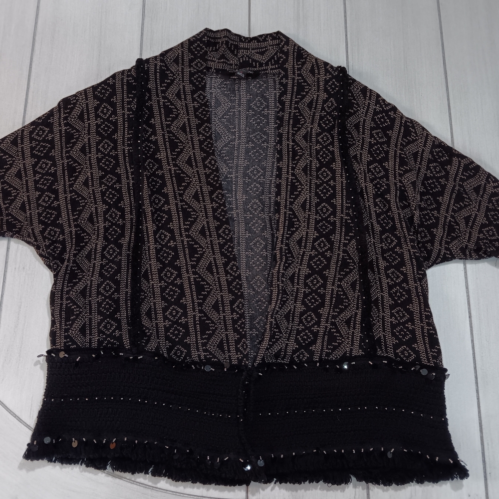 Women's Small Rock & Republic Black/Beige Geometric Patterned Cardigan w/ Sequin